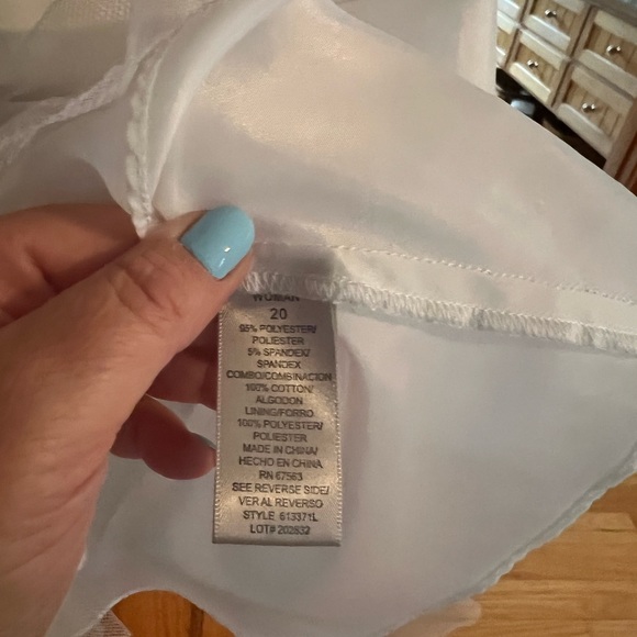 Dress Barn Women Plus Black and White Floral Sleeveless Dress - Picture 3 of 6